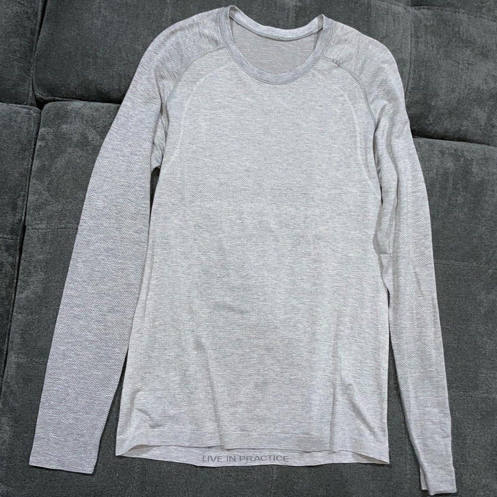 Lululemon Metal Vent Breathe Long Sleeve Small